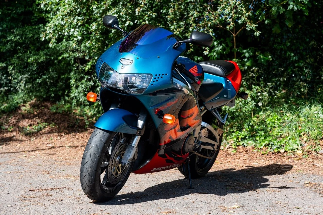 2000 Honda CBR - Image 2 of 30