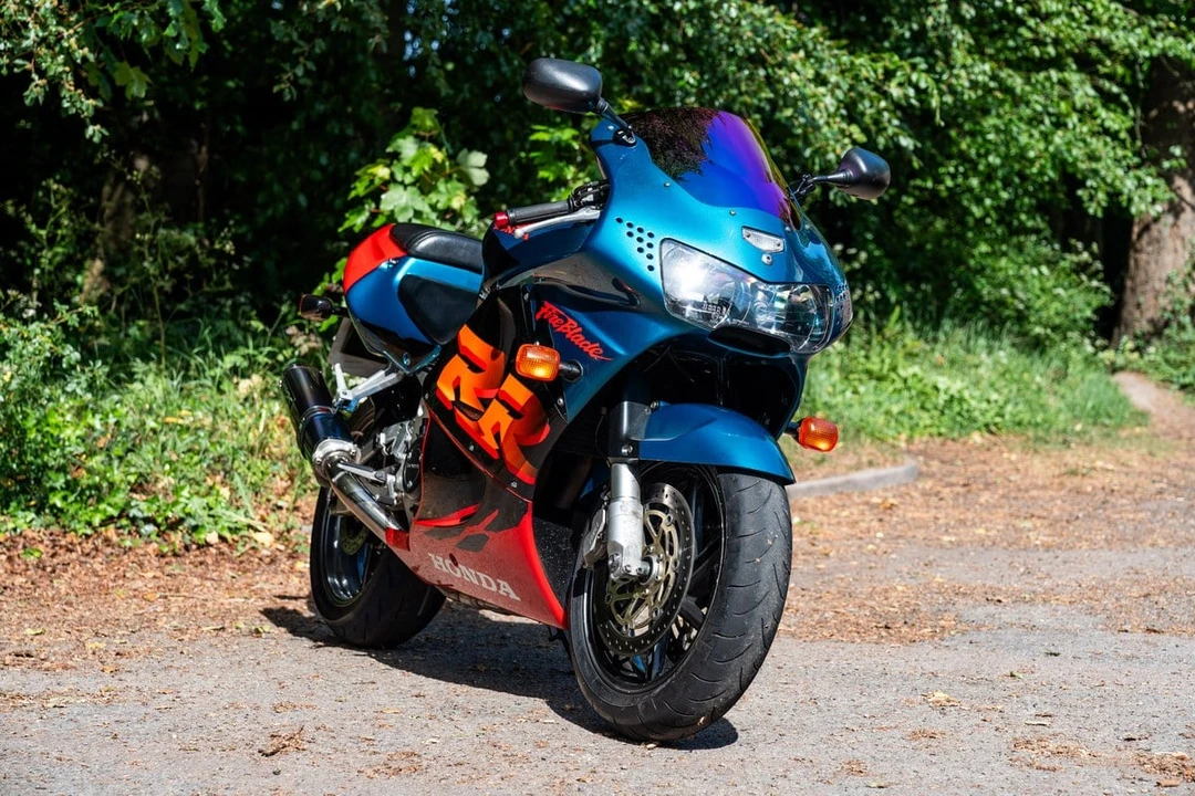 2000 Honda CBR - Image 14 of 30