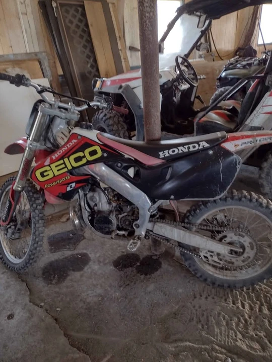 2000 Honda CR - Image 2 of 2