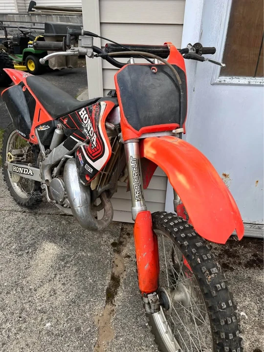 2000 Honda CR - Image 2 of 8
