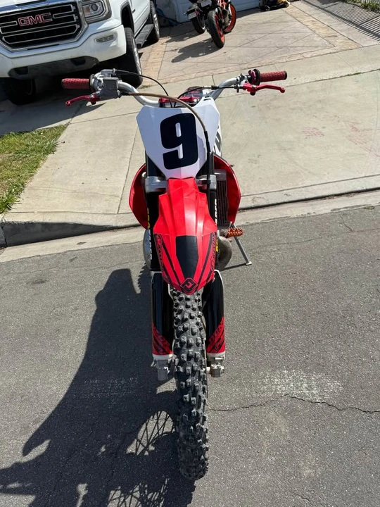 2000 Honda CR - Image 2 of 7