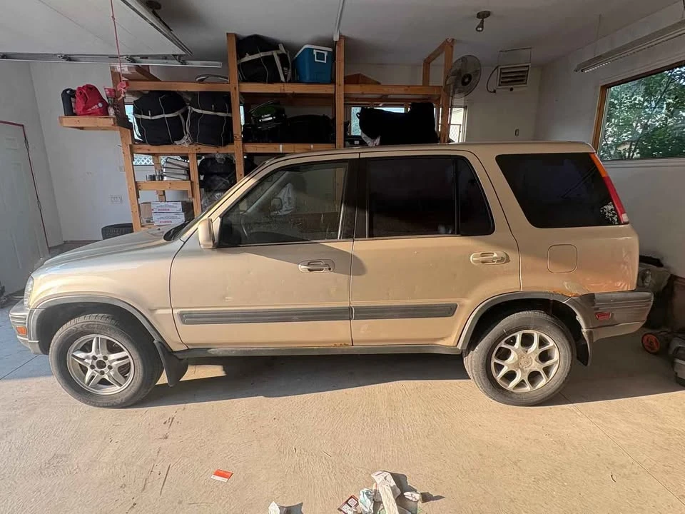2000 Honda CR-V 1st Gen - Image 3 of 7