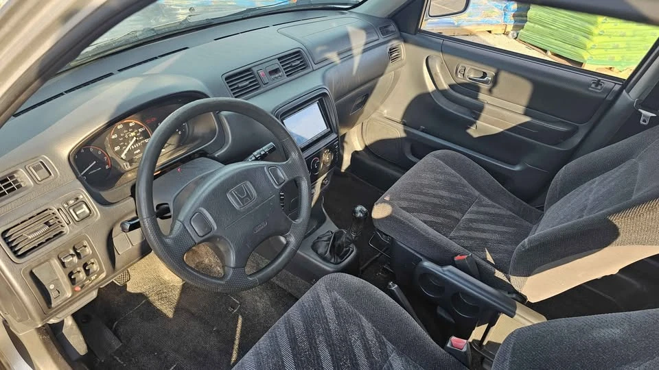 2000 Honda CR-V 1st Gen - Image 2 of 14
