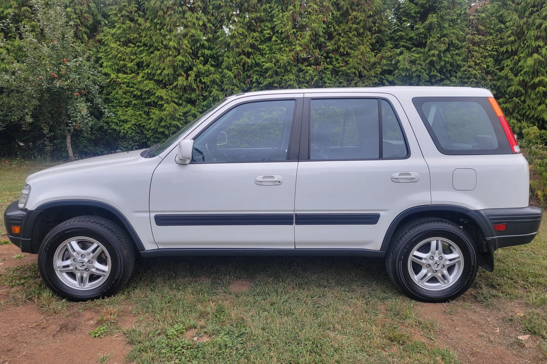 2000 Honda CR-V 1st Gen - Image 10 of 31