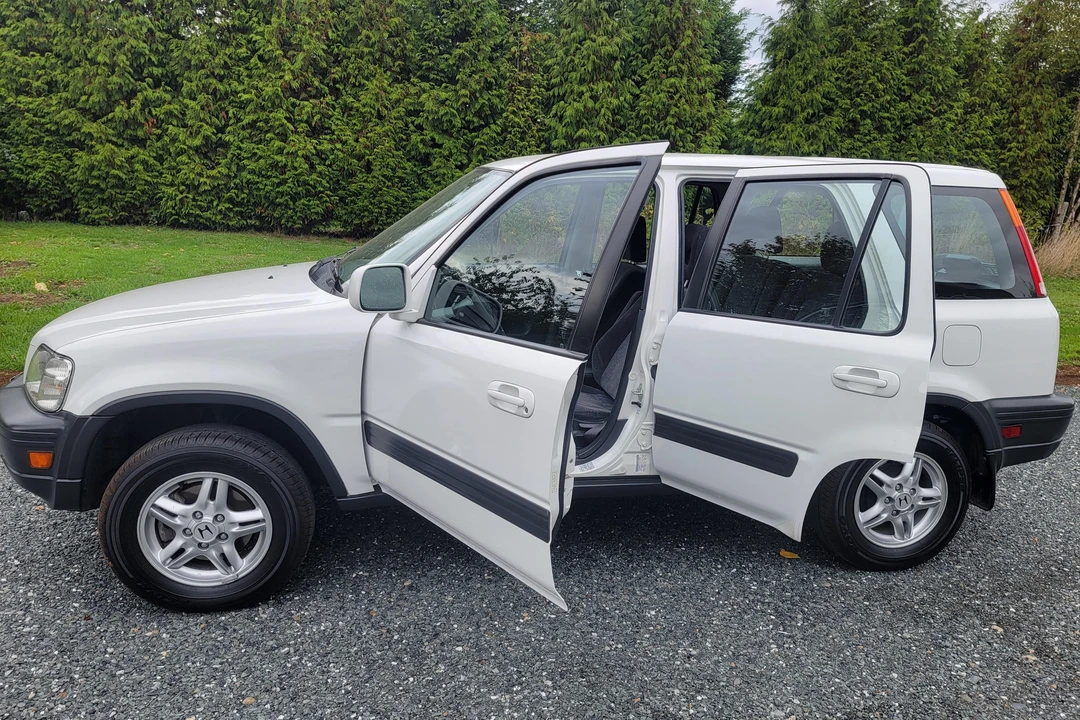 2000 Honda CR-V 1st Gen - Image 11 of 31