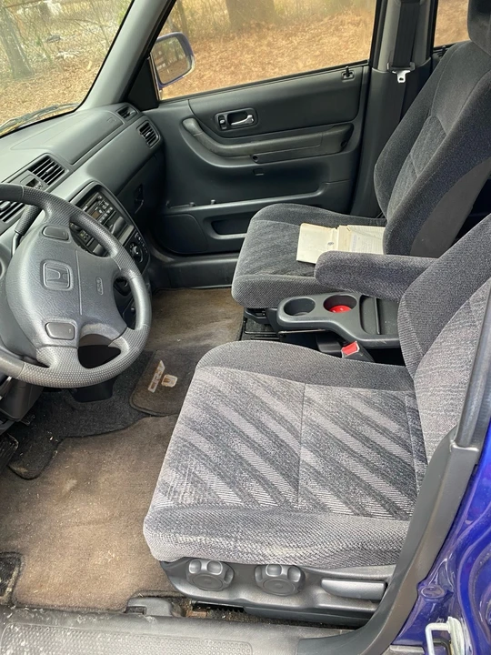 2000 Honda CR-V 1st Gen - Image 11 of 12