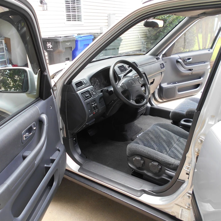 2000 Honda CR-V 1st Gen - Image 2 of 16