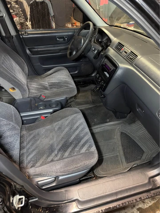 2000 Honda CR-V 1st Gen - Image 10 of 11