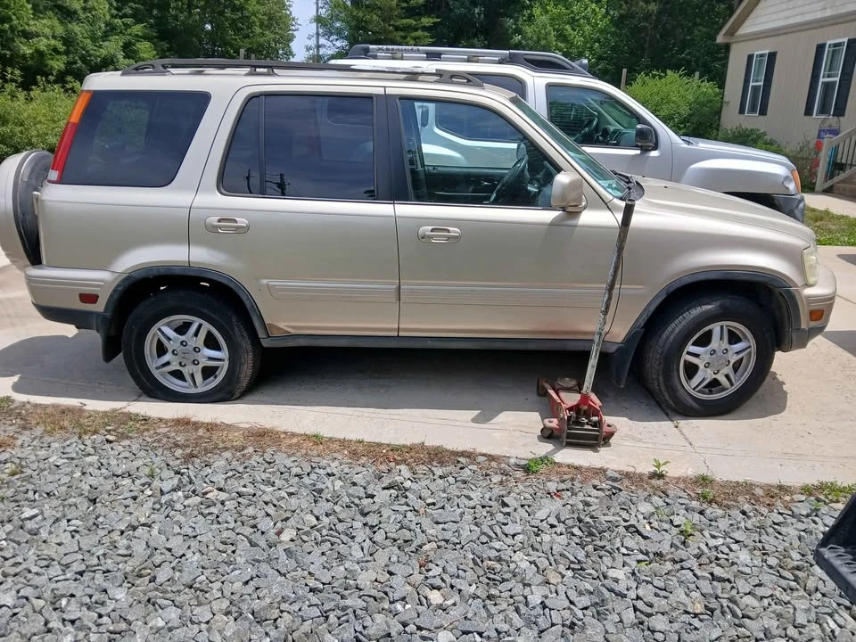 2000 Honda CR-V 1st Gen - Image 4 of 8