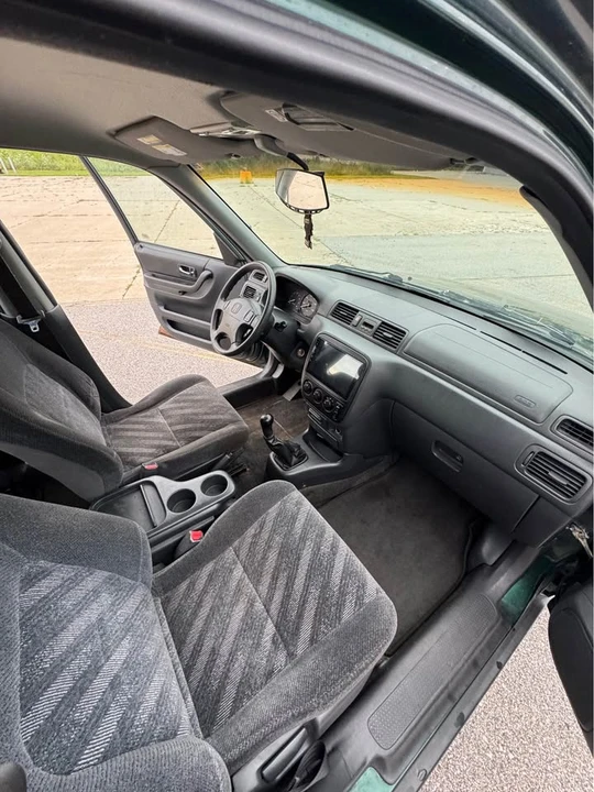 2000 Honda CR-V 1st Gen - Image 15 of 17