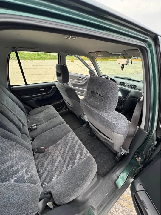 2000 Honda CR-V 1st Gen - Image 14 of 17