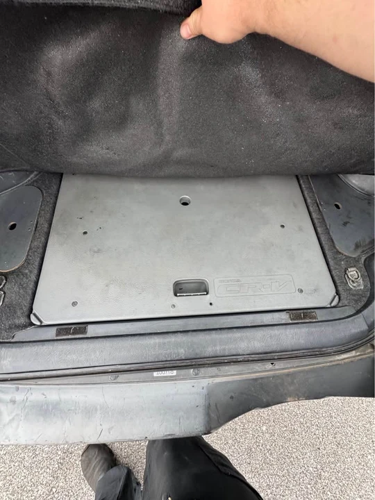 2000 Honda CR-V 1st Gen - Image 13 of 17