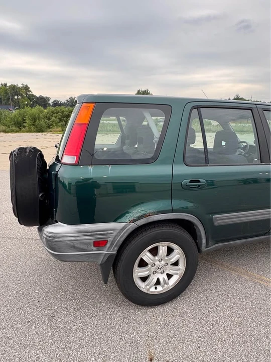 2000 Honda CR-V 1st Gen - Image 5 of 17