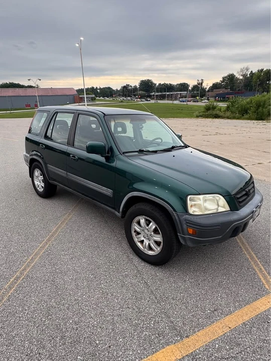 2000 Honda CR-V 1st Gen - Image 2 of 17