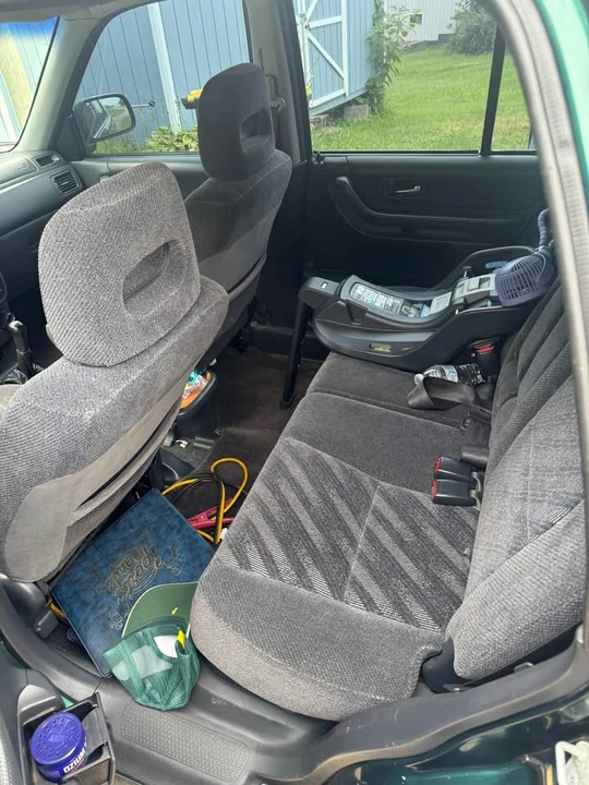 2000 Honda CR-V 1st Gen - Image 6 of 9