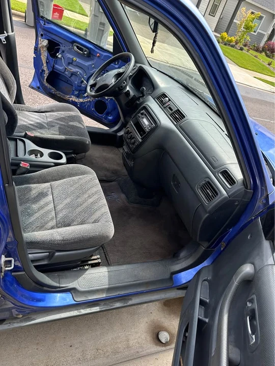 2000 Honda CR-V 1st Gen - Image 7 of 7