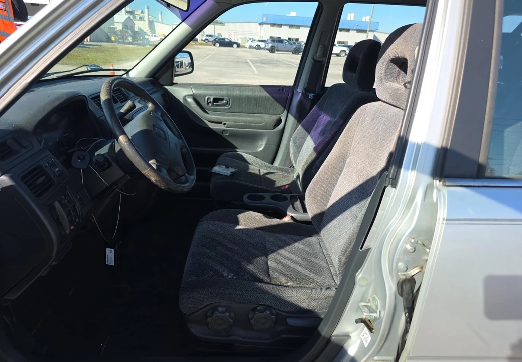2000 Honda CR-V 1st Gen - Image 6 of 12