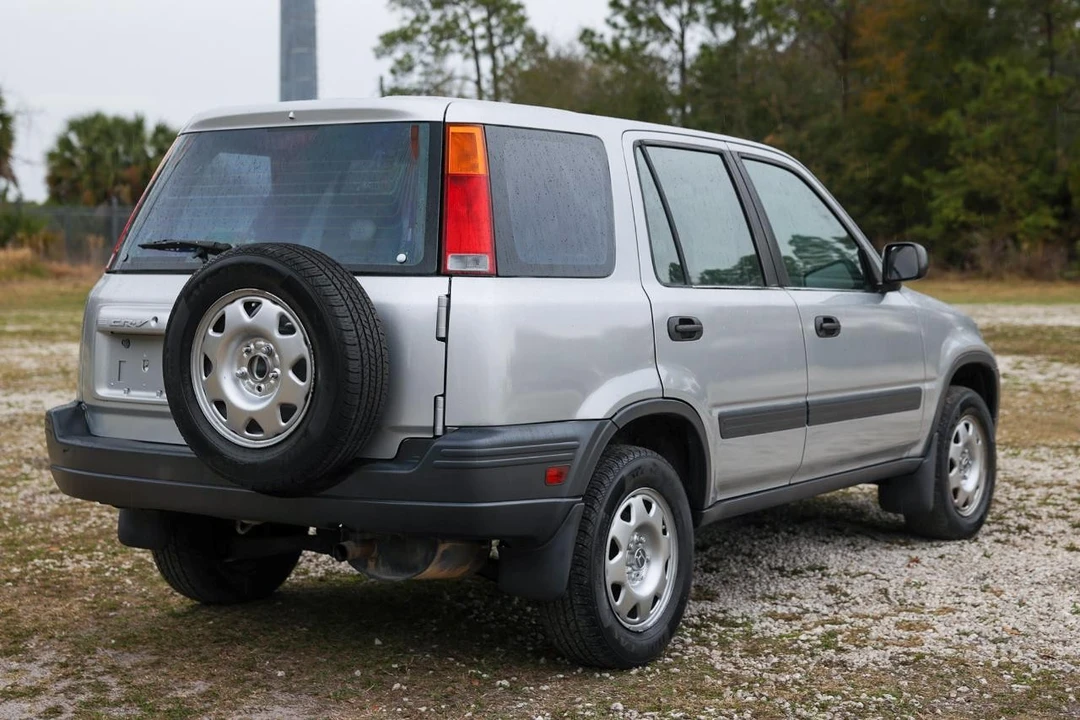 2000 Honda CR-V 1st Gen - Image 11 of 21