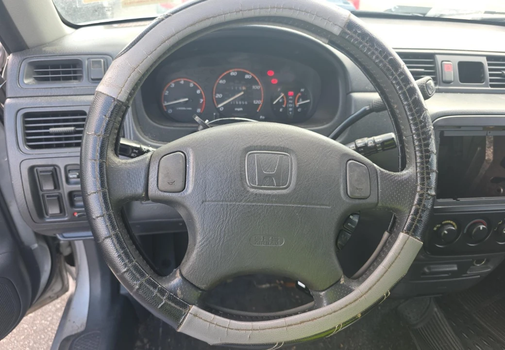 2000 Honda CR-V 1st Gen - Image 9 of 12