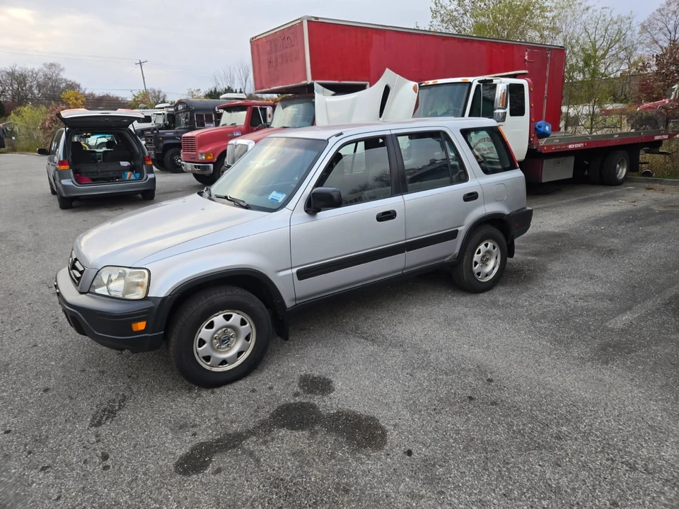 2000 Honda CR-V 1st Gen - Image 2 of 13
