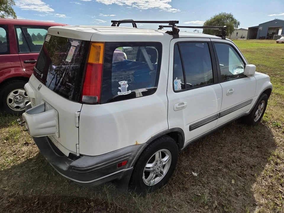 2000 Honda CR-V 1st Gen - Image 5 of 15