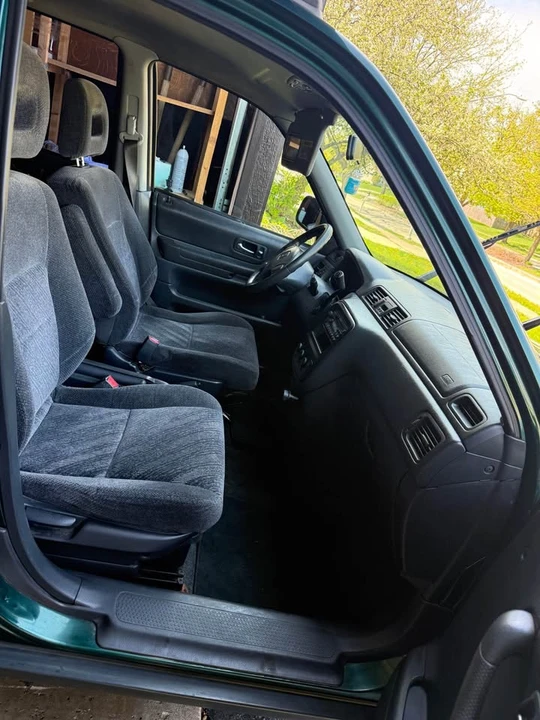 2000 Honda CR-V 1st Gen - Image 6 of 8