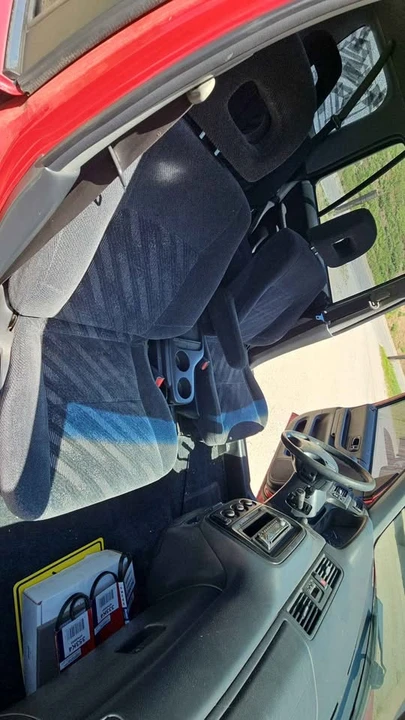 2000 Honda CR-V 1st Gen - Image 9 of 11