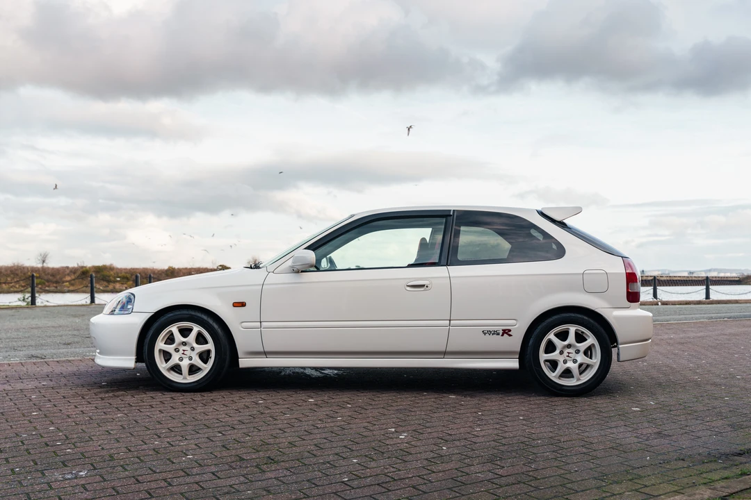 2000 Honda EK9 Civic Type R - Image 8 of 31
