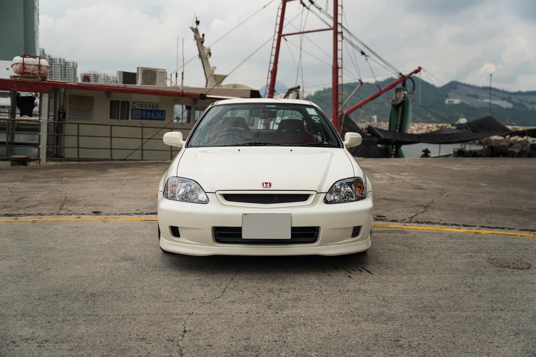 2000 Honda EK9 Civic Type R - Image 2 of 31