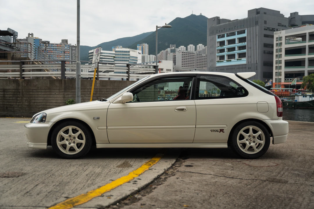 2000 Honda EK9 Civic Type R - Image 4 of 31