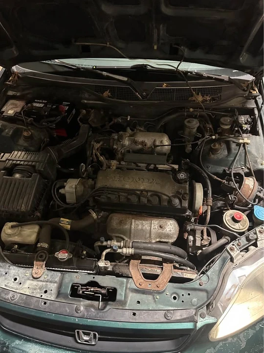 2000 Honda - Image 7 of 9