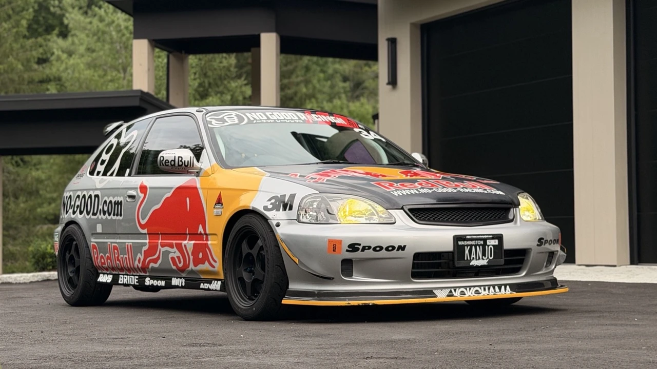 2000 Honda EK9 Civic Type R - Image 2 of 31