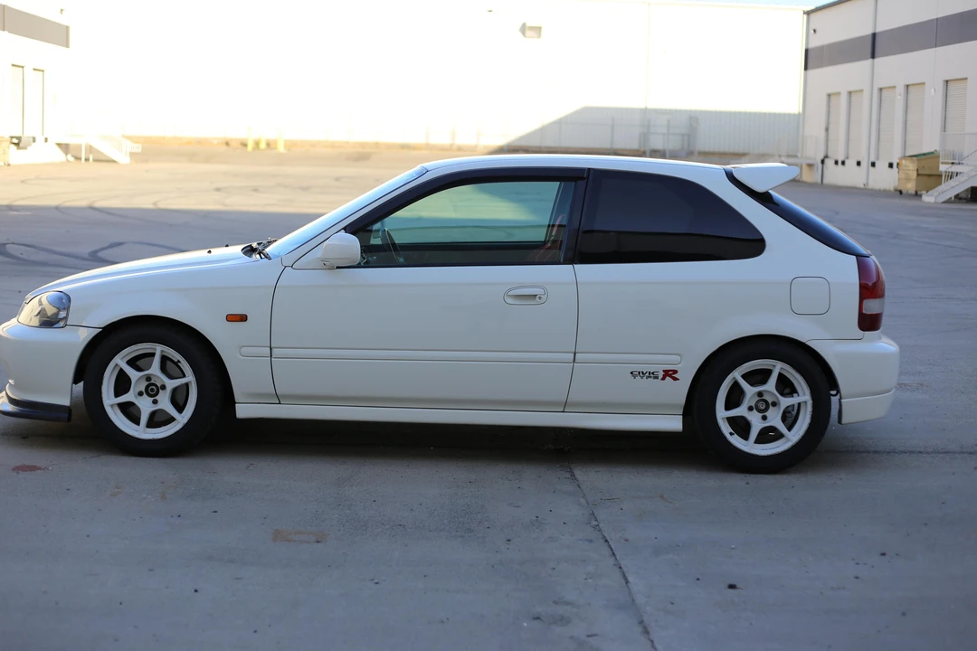 2000 Honda EK9 Civic Type R - Image 9 of 16