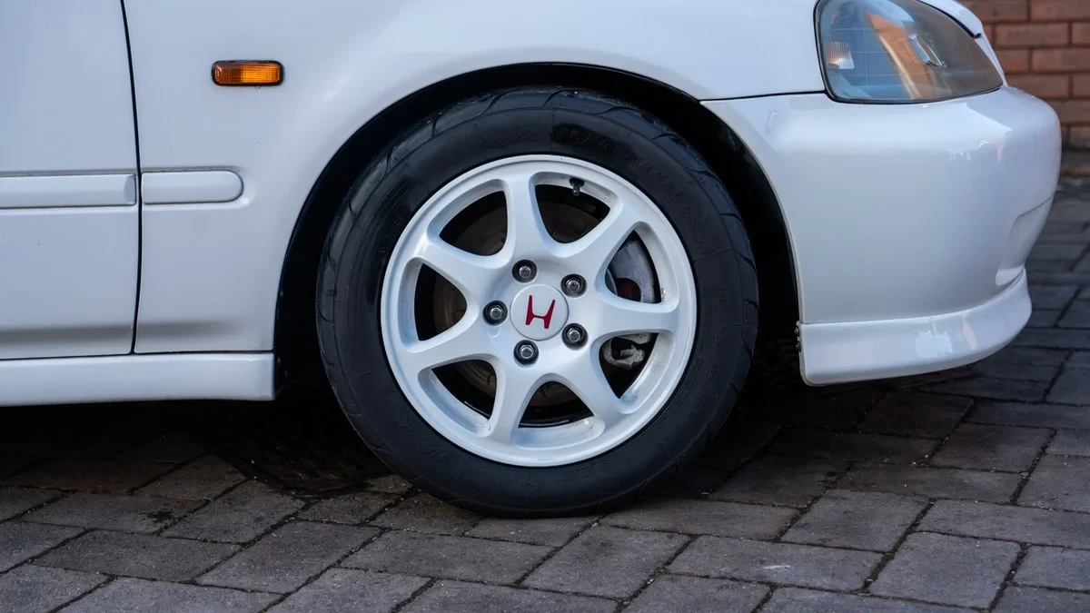 2000 Honda EK9 Civic Type R - Image 11 of 30