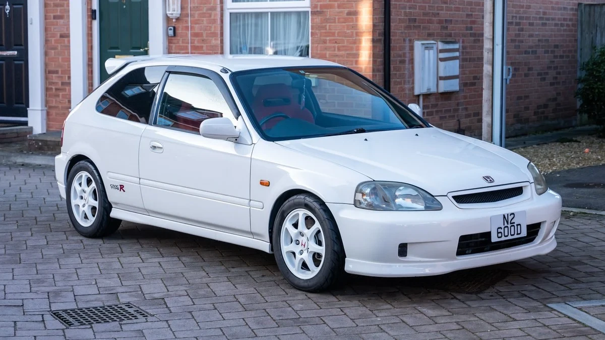 2000 Honda EK9 Civic Type R - Image 2 of 30
