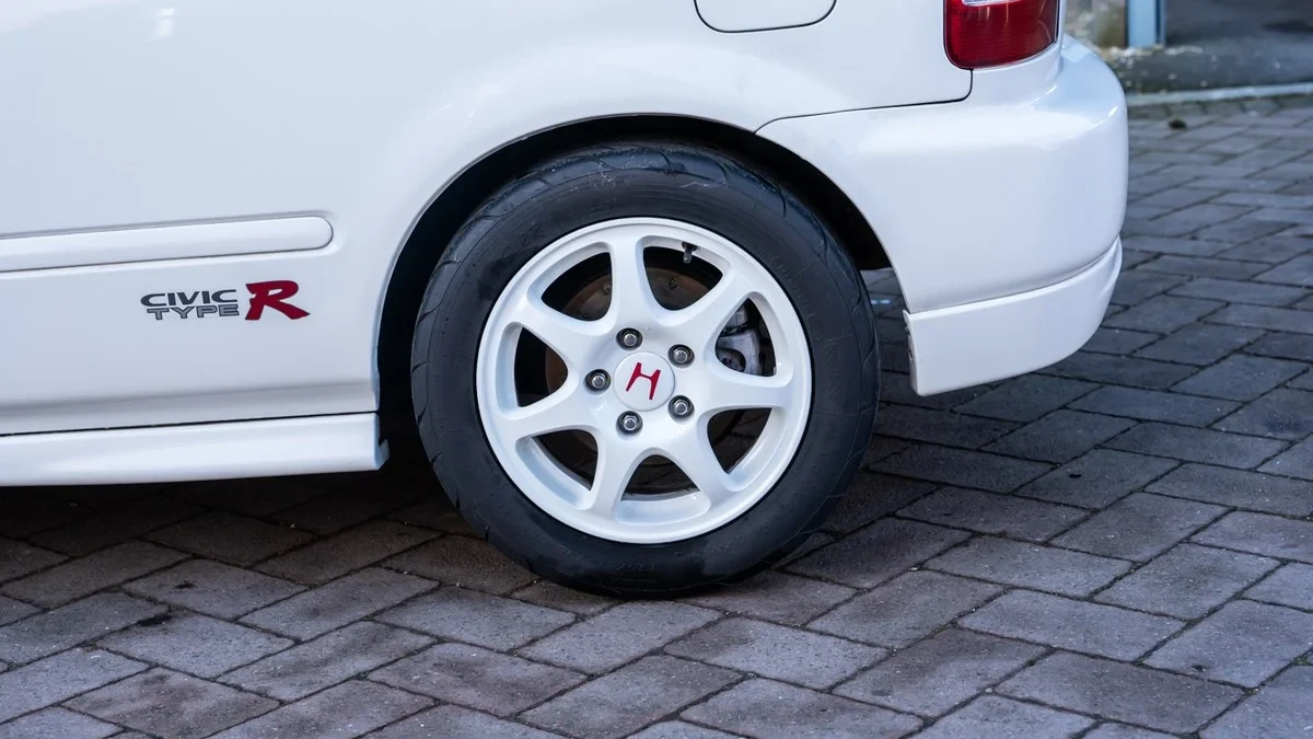 2000 Honda EK9 Civic Type R - Image 13 of 30