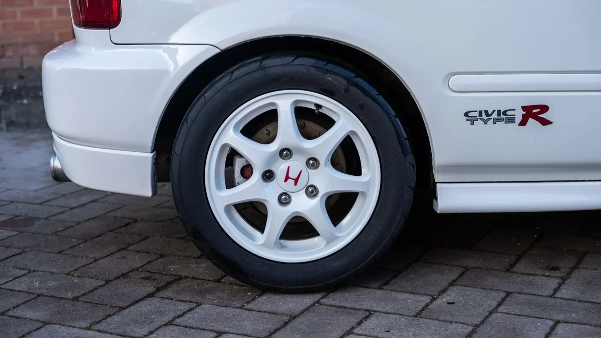 2000 Honda EK9 Civic Type R - Image 12 of 30