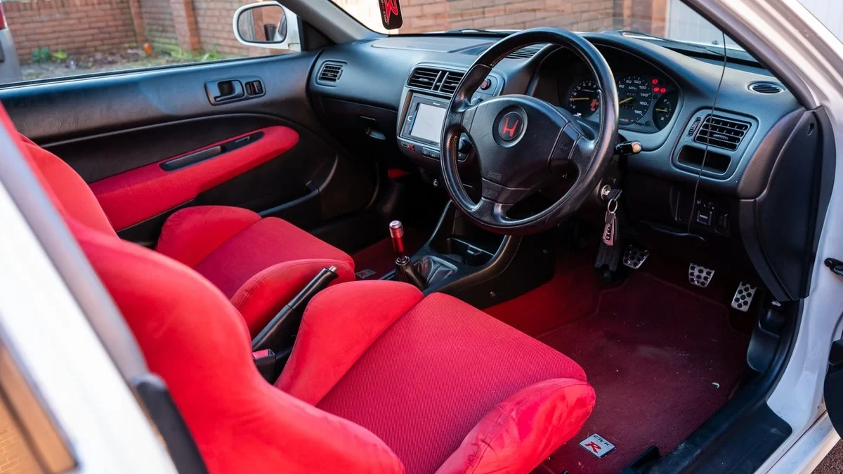 2000 Honda EK9 Civic Type R - Image 15 of 30