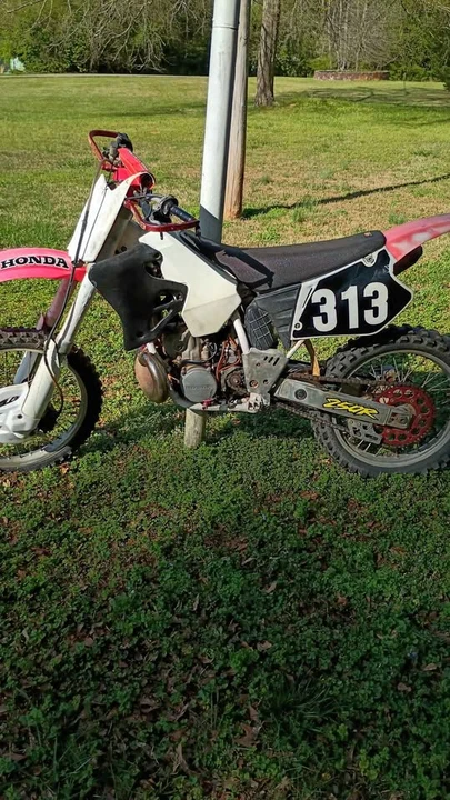 2000 Honda CR - Image 3 of 8