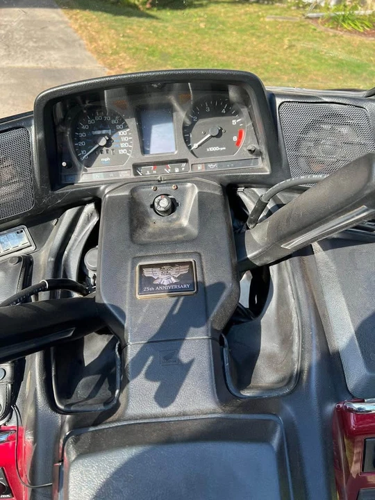 2000 Honda Gold Wing - Image 5 of 6