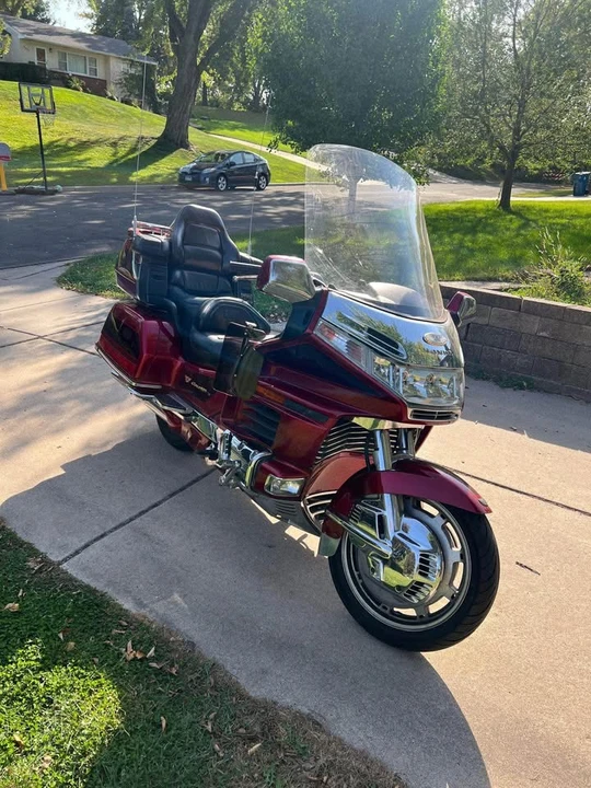 2000 Honda Gold Wing - Image 3 of 6