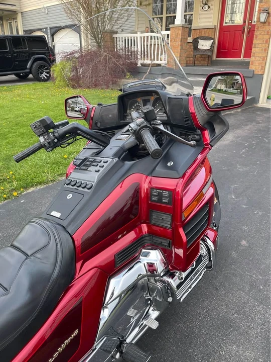 2000 Honda Gold Wing - Image 5 of 9