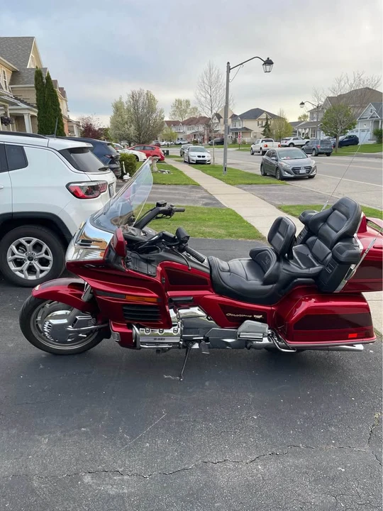 2000 Honda Gold Wing - Image 8 of 9