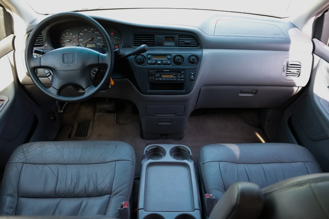 2000 Honda Odyssey - Image 2 of 12