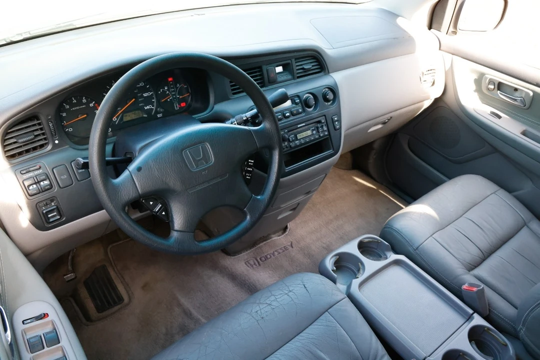 2000 Honda Odyssey - Image 4 of 12