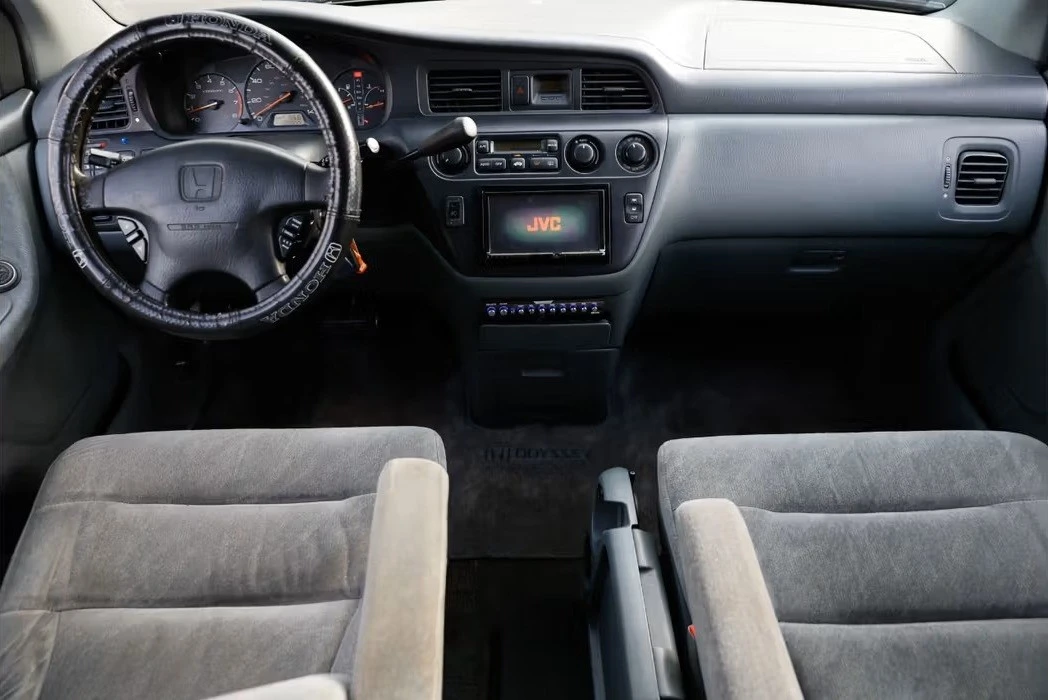 2000 Honda Odyssey - Image 2 of 12
