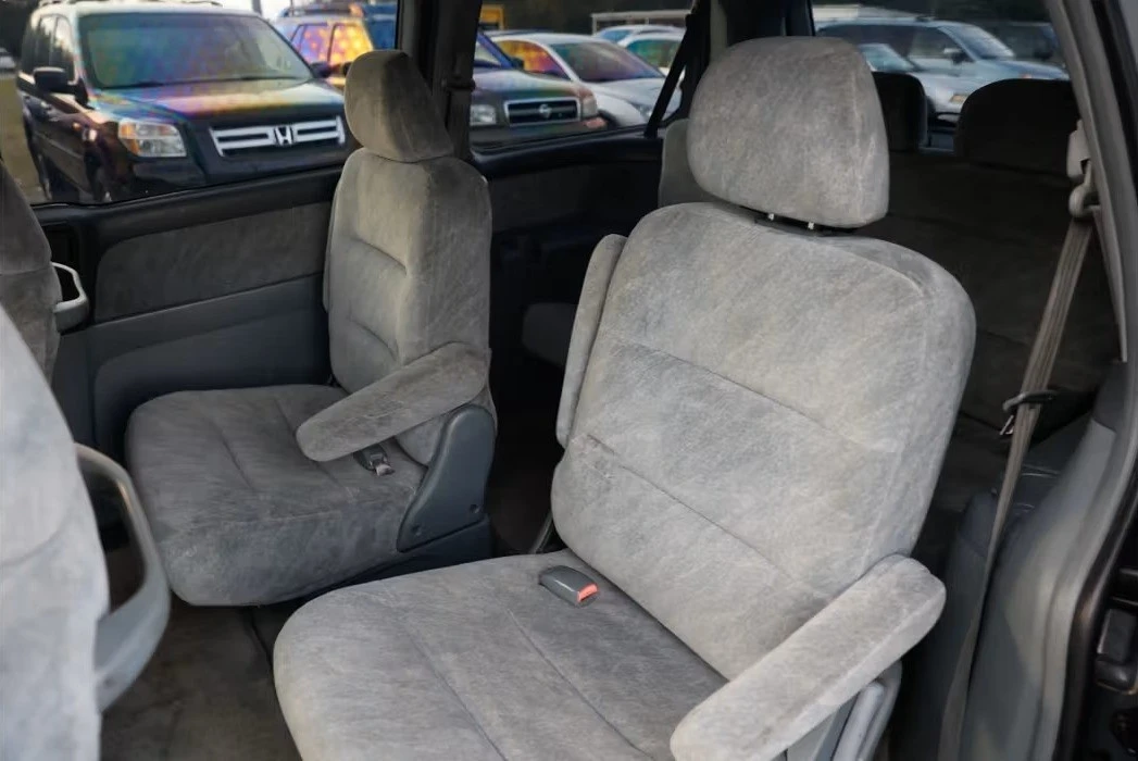 2000 Honda Odyssey - Image 8 of 12