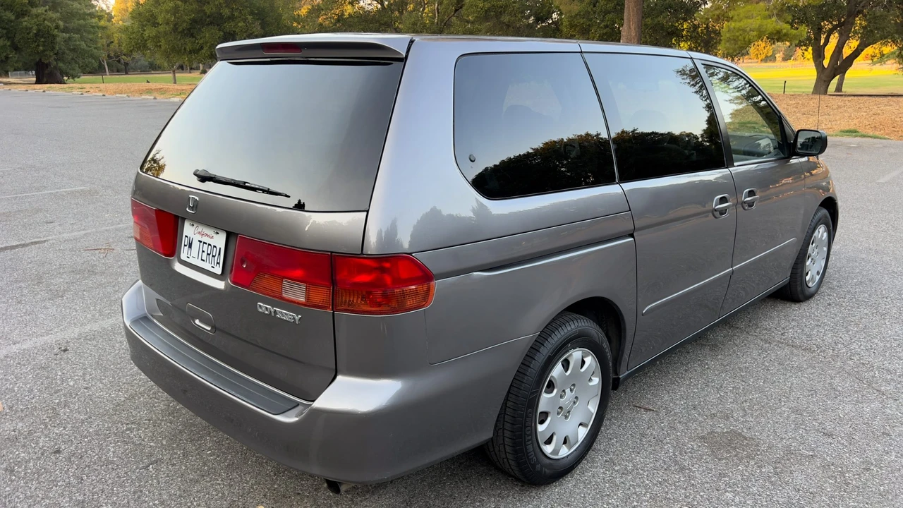 2000 Honda Odyssey - Image 19 of 31