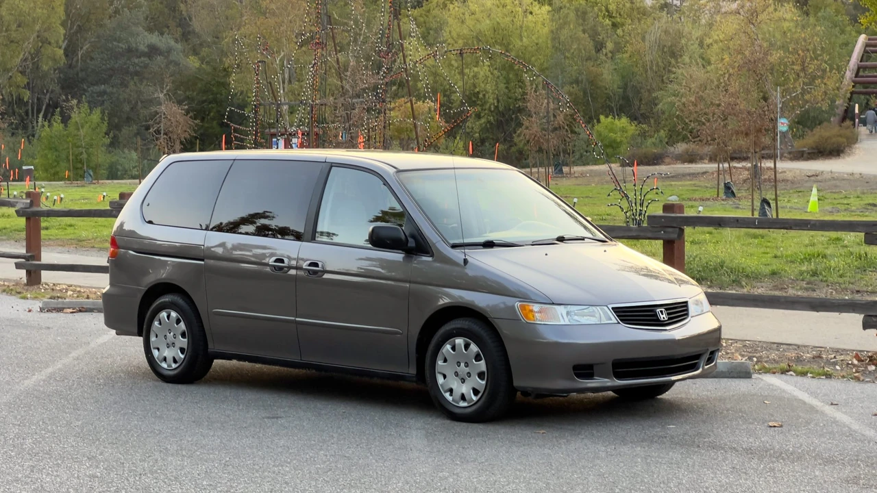 2000 Honda Odyssey - Image 15 of 31