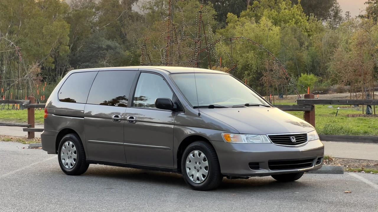 2000 Honda Odyssey - Image 12 of 31